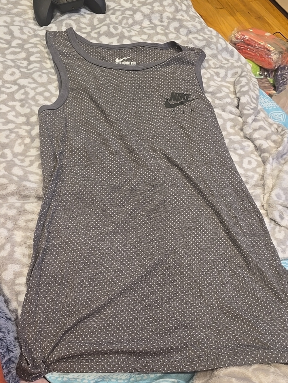 ❤️5/$25 Nike Women’s Gray Polka Dot Long Tank